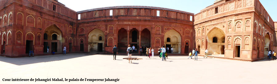 pano-jehangiri-mahal2