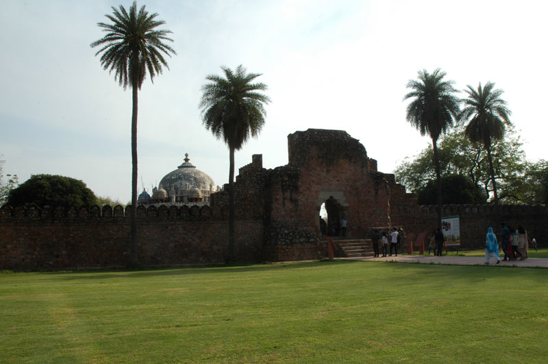 1isa-khan-entree1