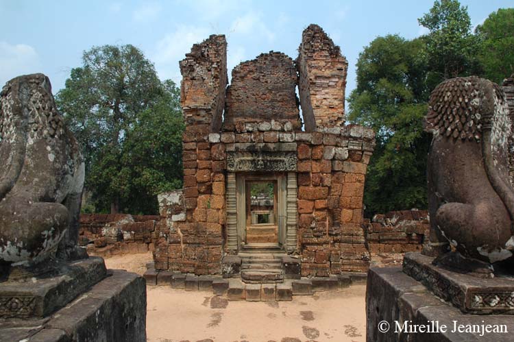 gopura3