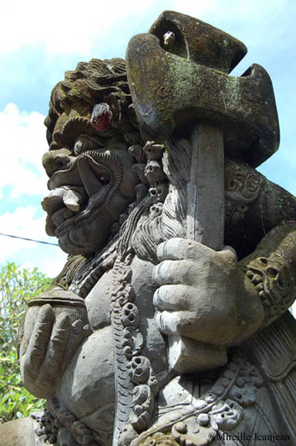 monstre à la hache