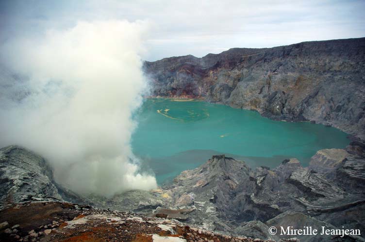 ijen-1