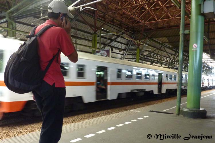 train-bogor