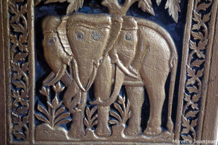 deco-elephant